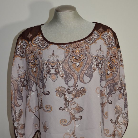 Quintessential Cape Style Brown Top with Design - Picture 2 of 8